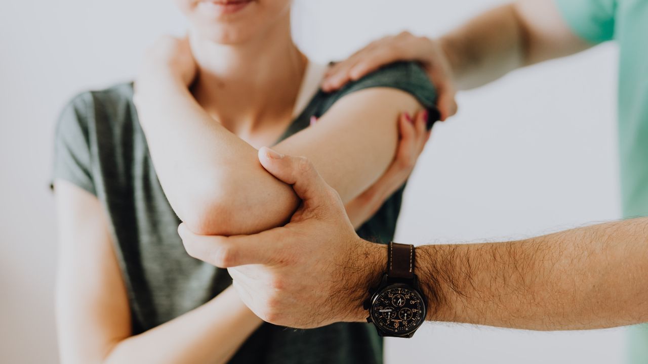 physical exam arm stretch